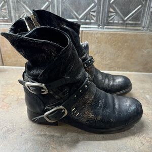 As98 black leather booties